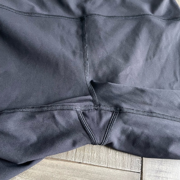 Lululemon Sunsetter Crop 17 Inch in Black - Picture 6 of 6